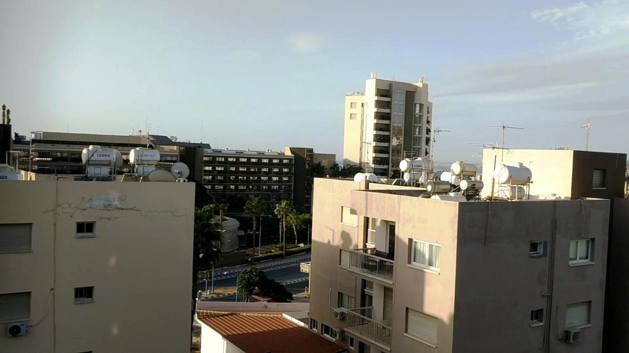 Fantastic 1 Bed Apartment By The Sea Opposite 4 Seasons Лимасол Экстерьер фото