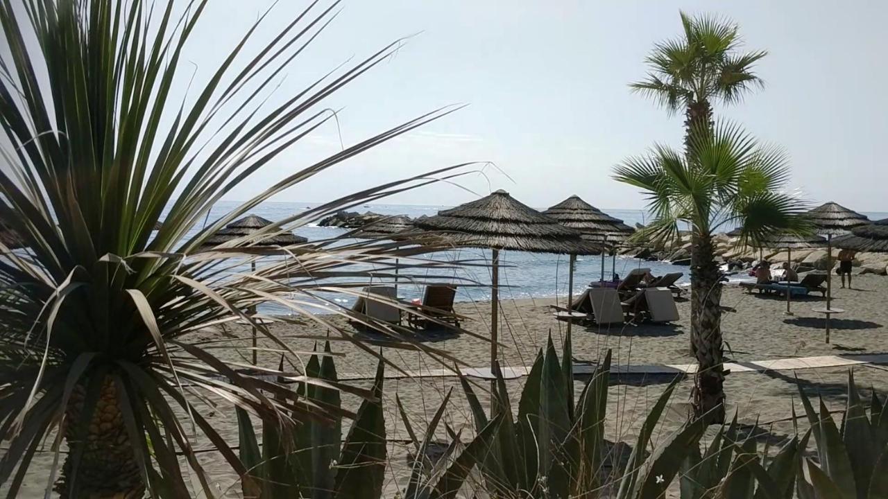 Fantastic 1 Bed Apartment By The Sea Opposite 4 Seasons Лимасол Экстерьер фото