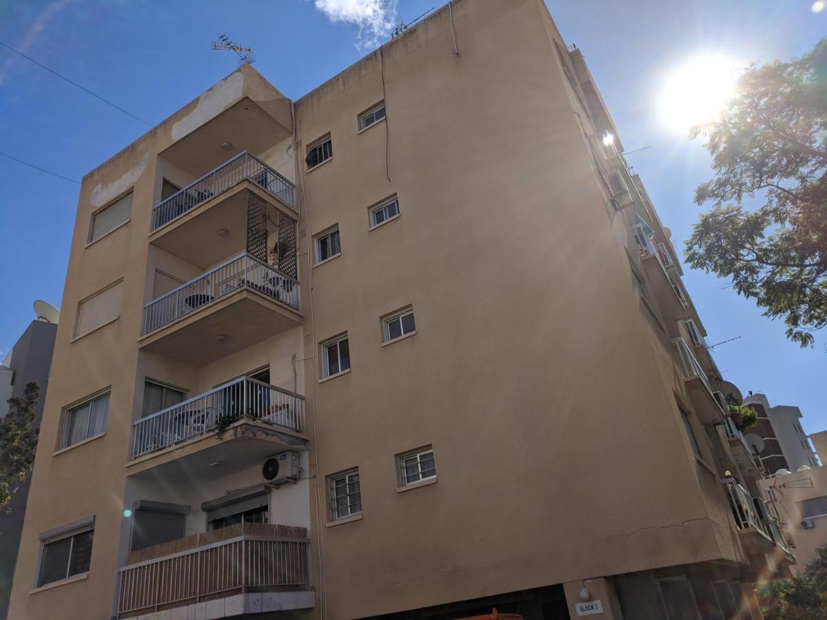 Fantastic 1 Bed Apartment By The Sea Opposite 4 Seasons Лимасол Экстерьер фото